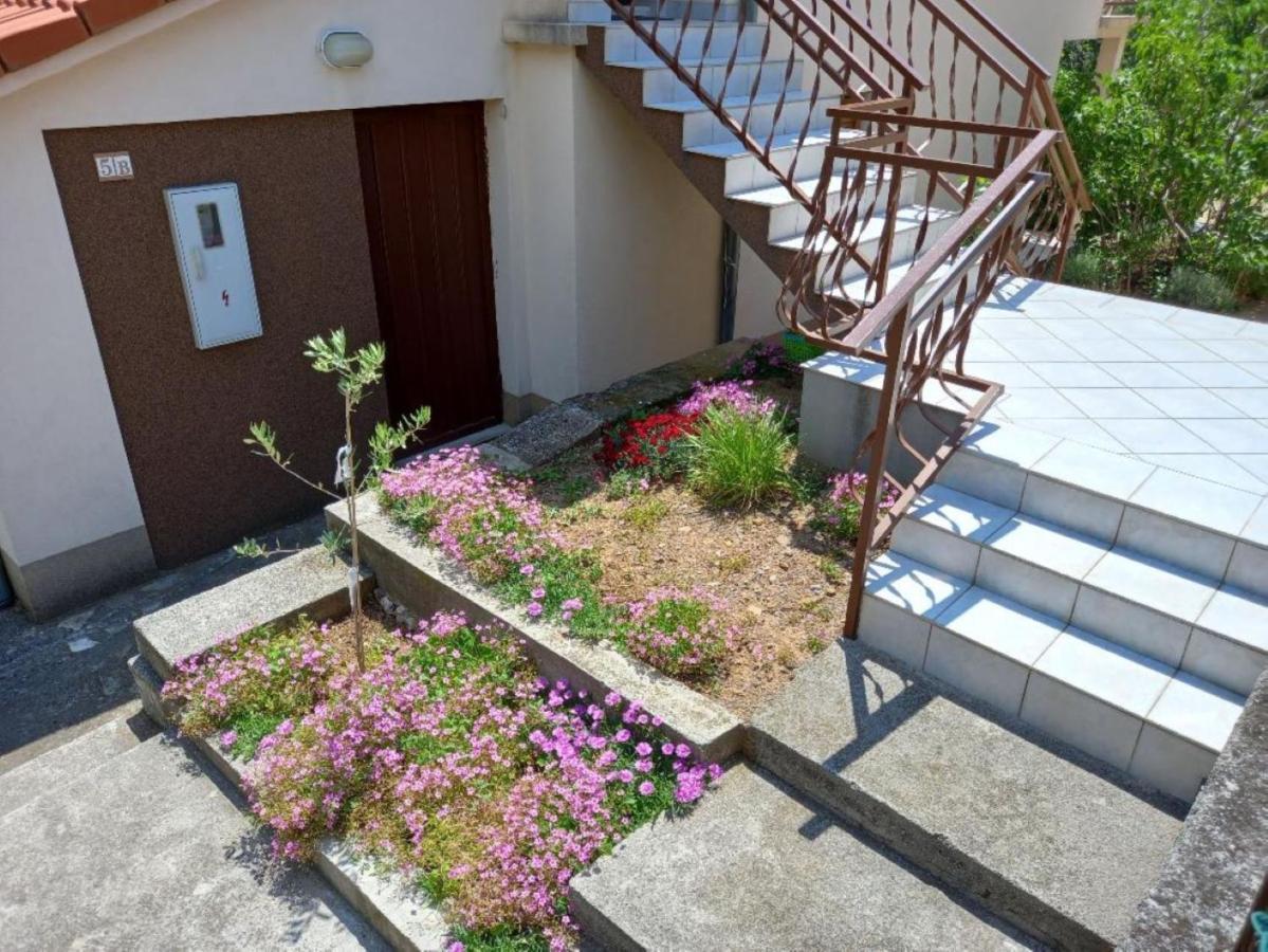 Apartmani Gracijela Karlobag Extérieur photo