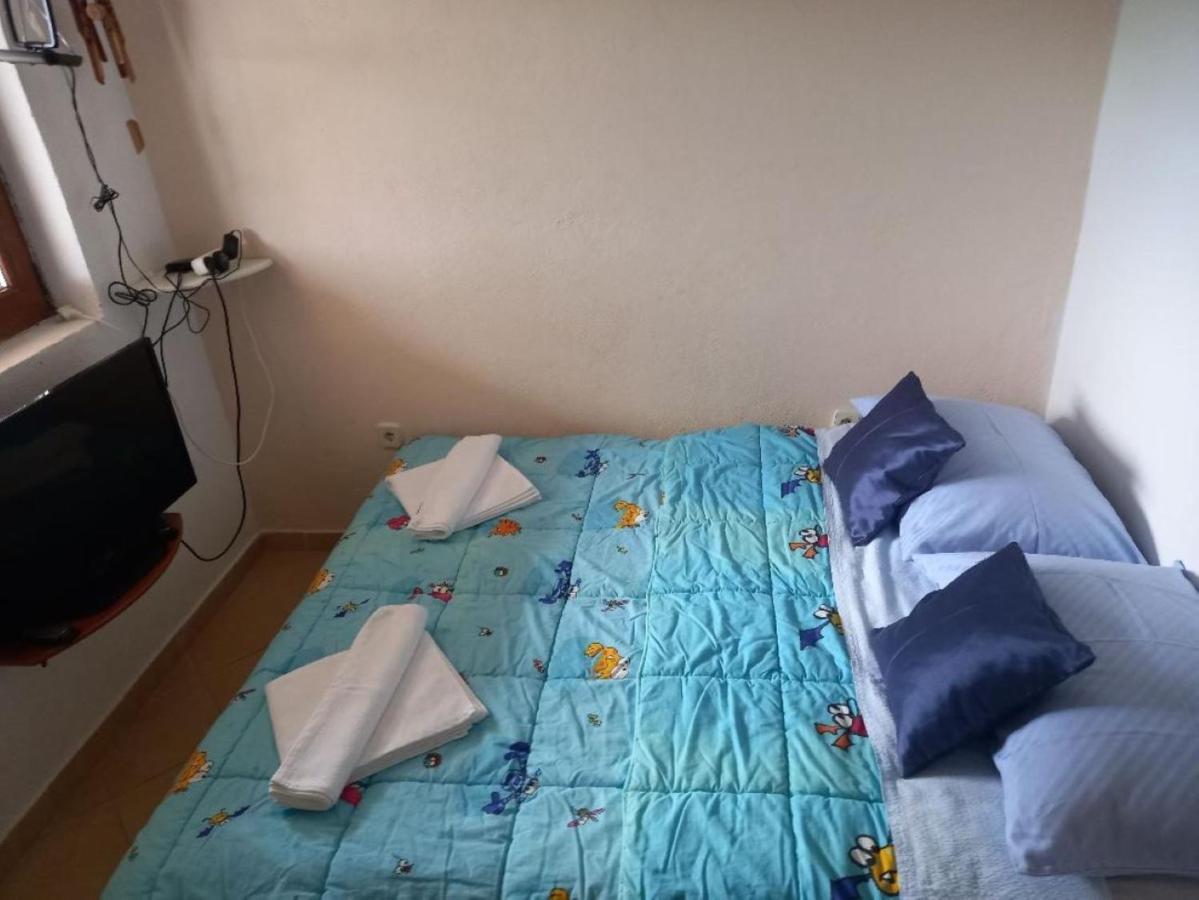 Apartmani Gracijela Karlobag Extérieur photo