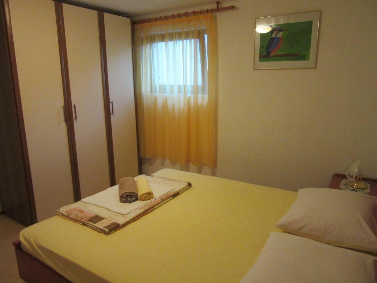 Apartmani Gracijela Karlobag Extérieur photo