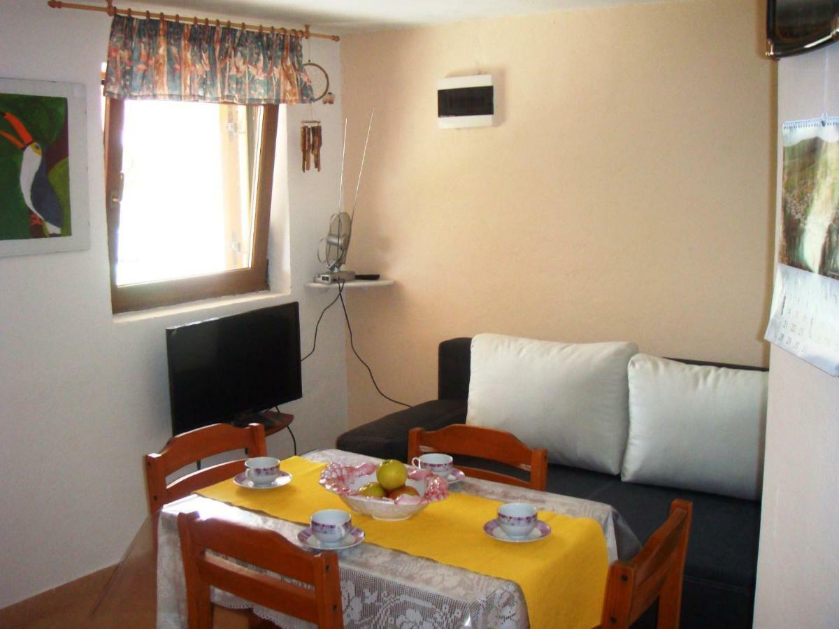 Apartmani Gracijela Karlobag Extérieur photo